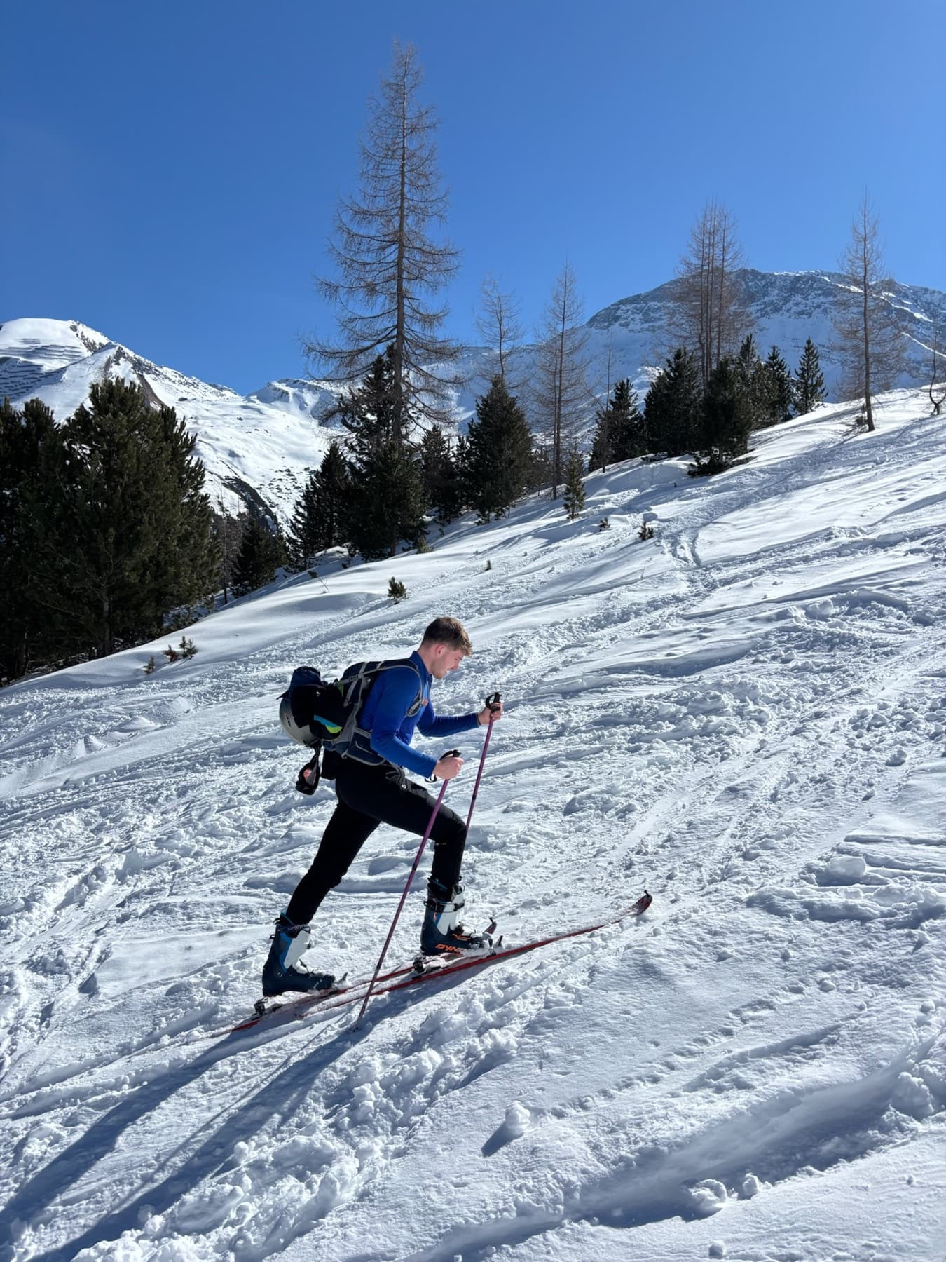 Adam Krenc na skialpech v horách